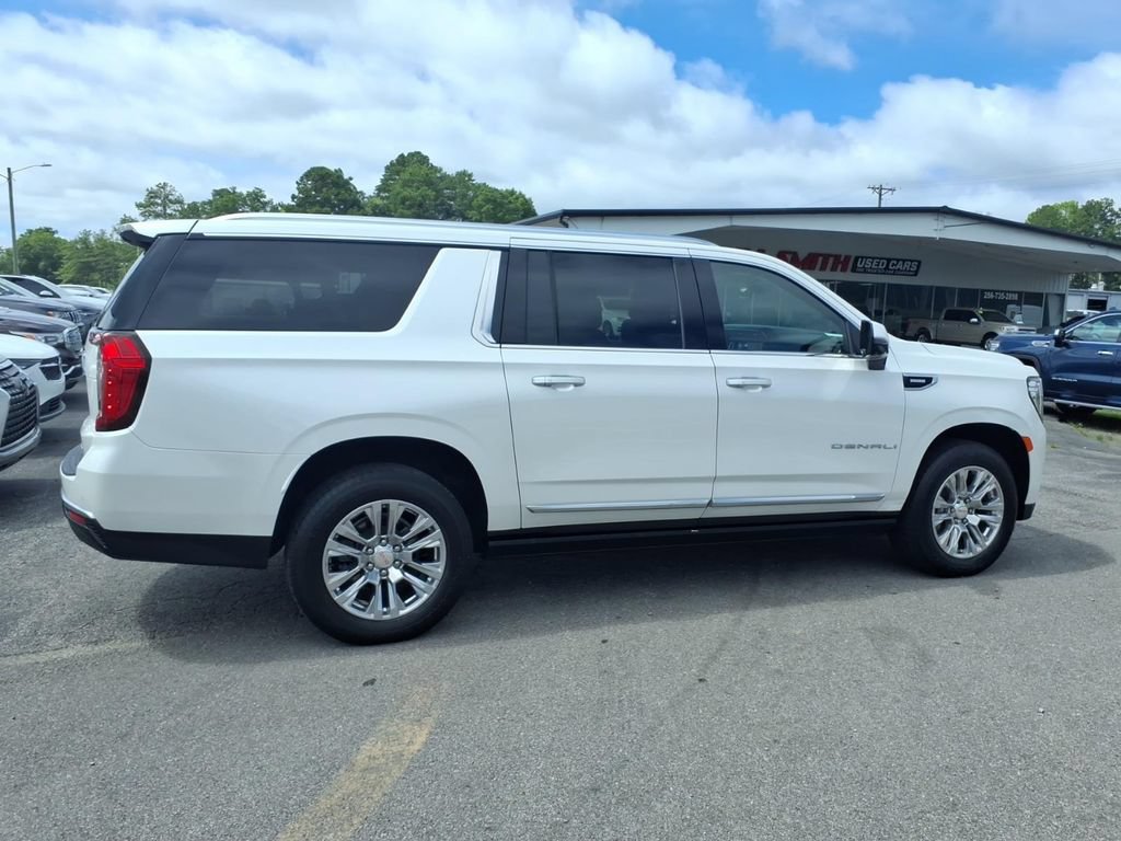 Used 2022 GMC Yukon XL Denali RWD image 8