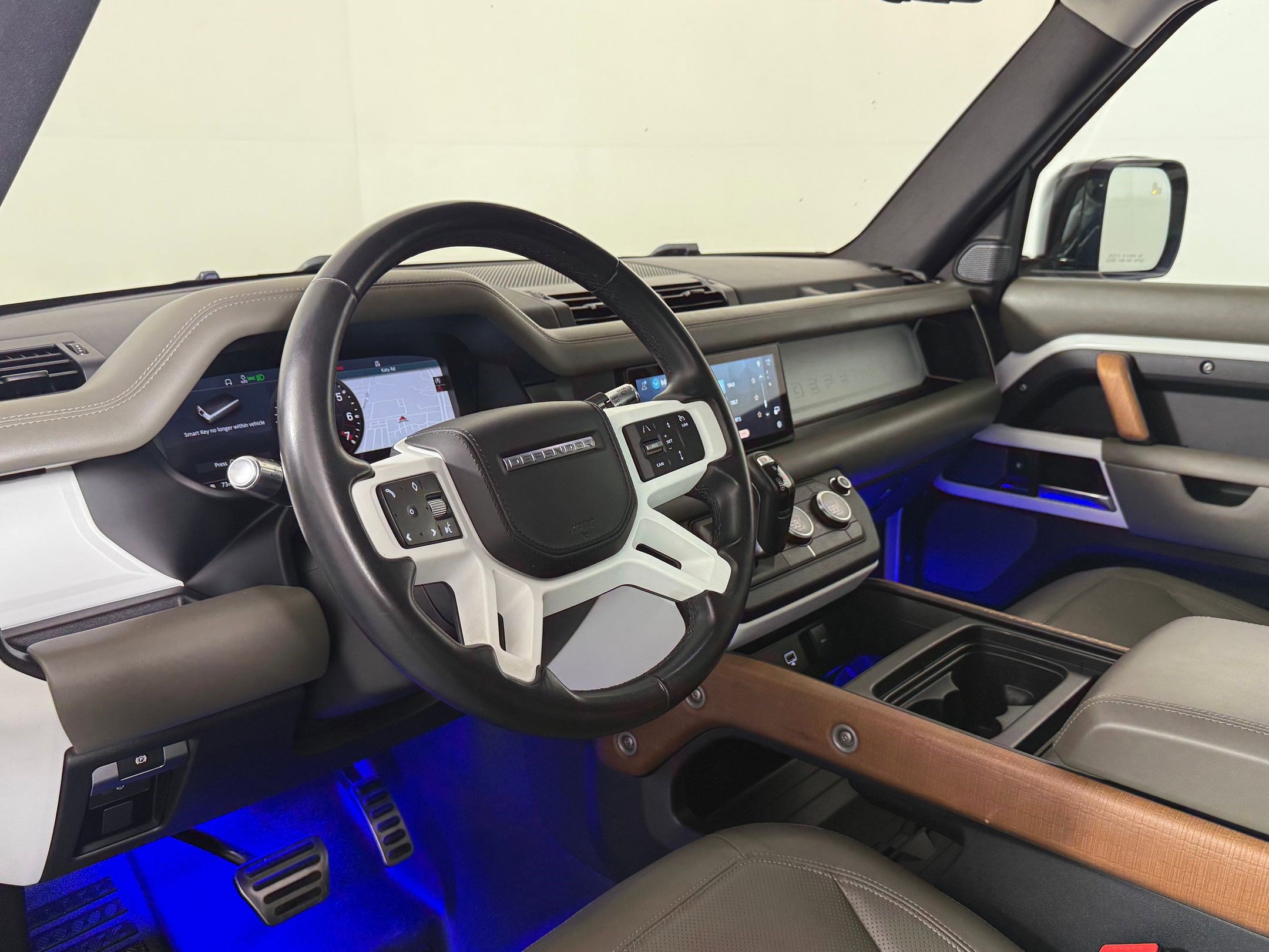 Used 2020 Land Rover Defender 110 HSE image 4