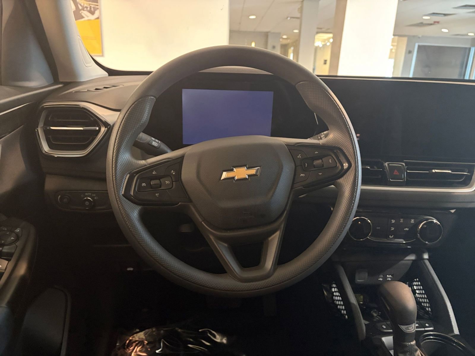 Used 2025 Chevrolet TrailBlazer LT image 32