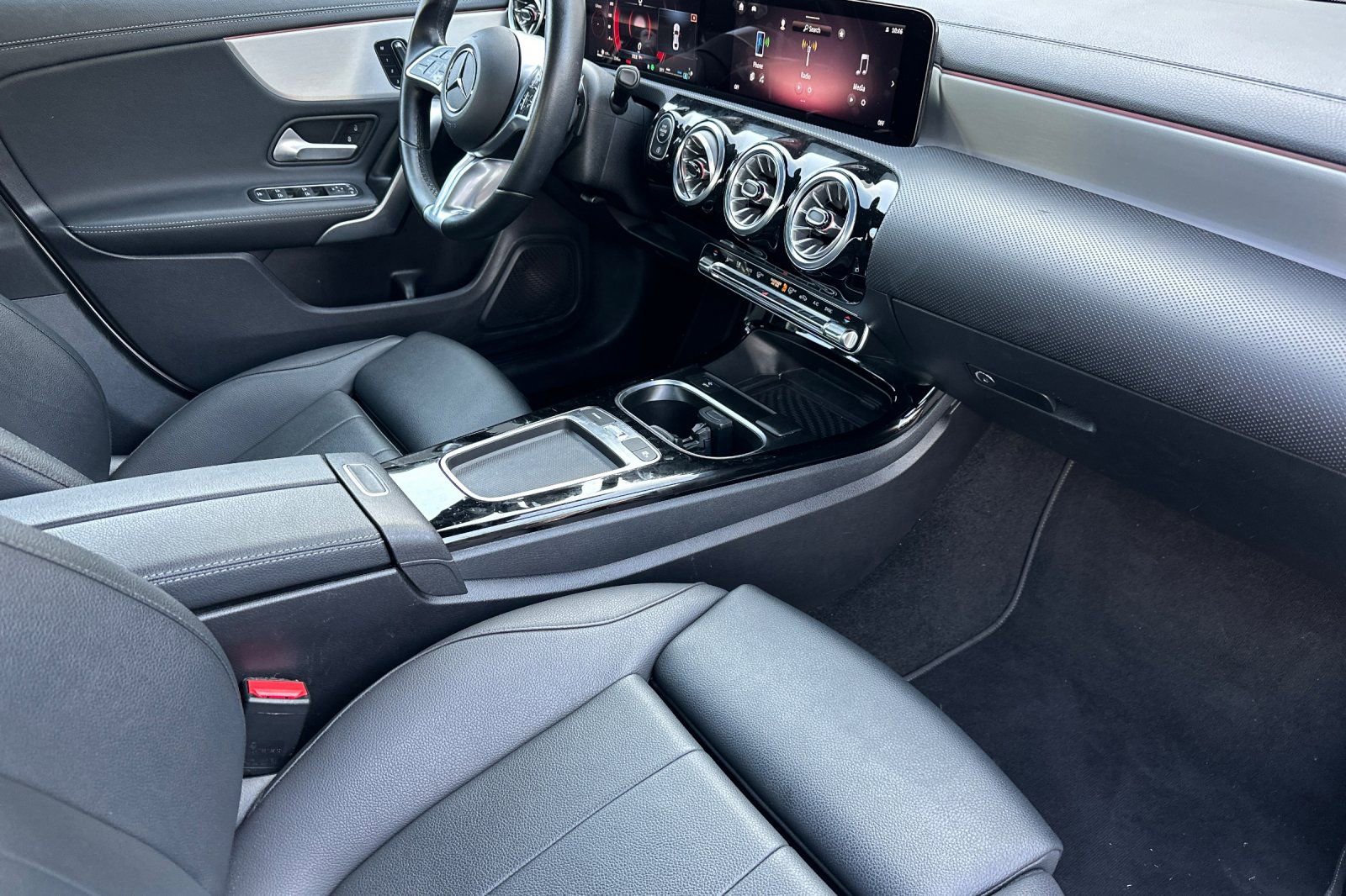 Used 2025 Mercedes-Benz CLA 250 image 18