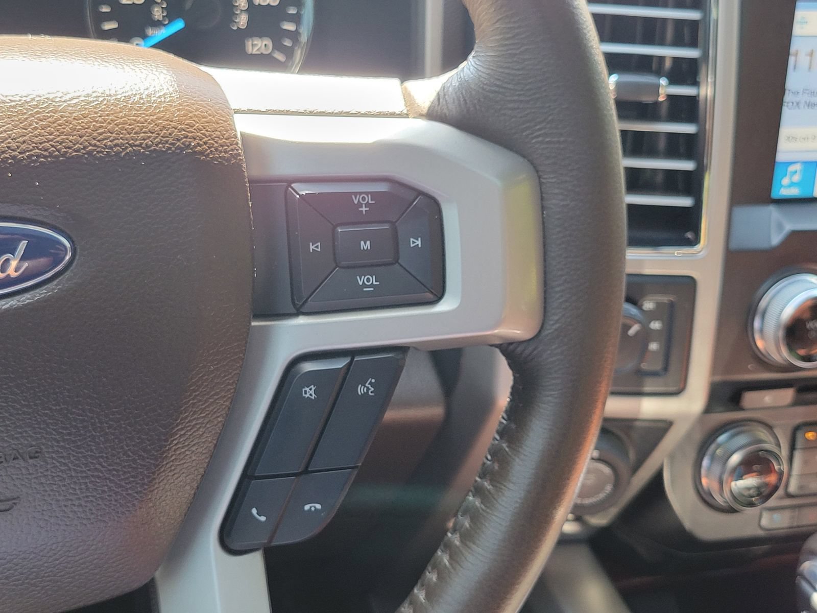 Used 2018 Ford F150 King Ranch w/ Equipment Group 601A Luxury AWD/4WD image 17
