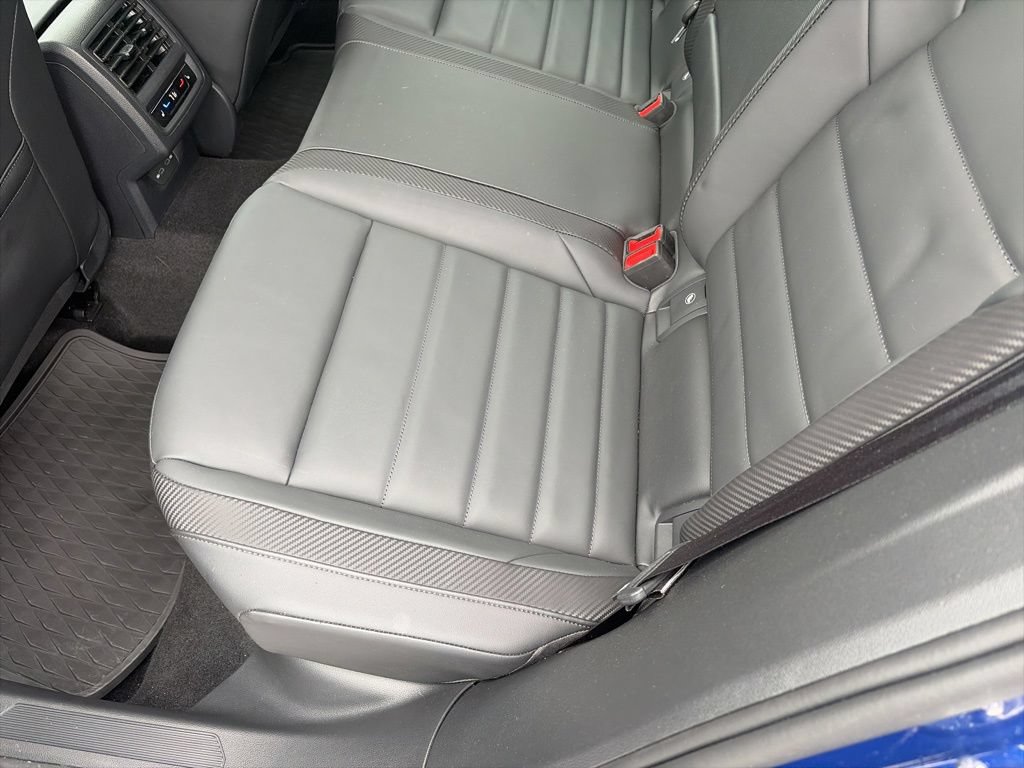 Used 2024 Volkswagen Golf R AWD/4WD image 26