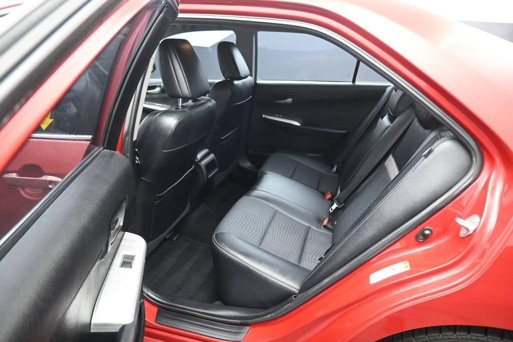 Used 2012 Toyota Camry SE FWD image 29
