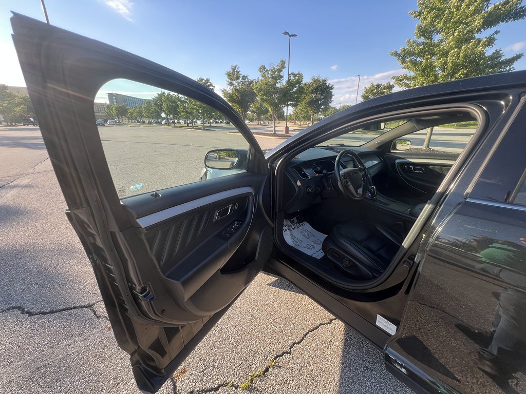 Used 2014 Ford Taurus SEL w/ Equipment Group 201A AWD/4WD image 16