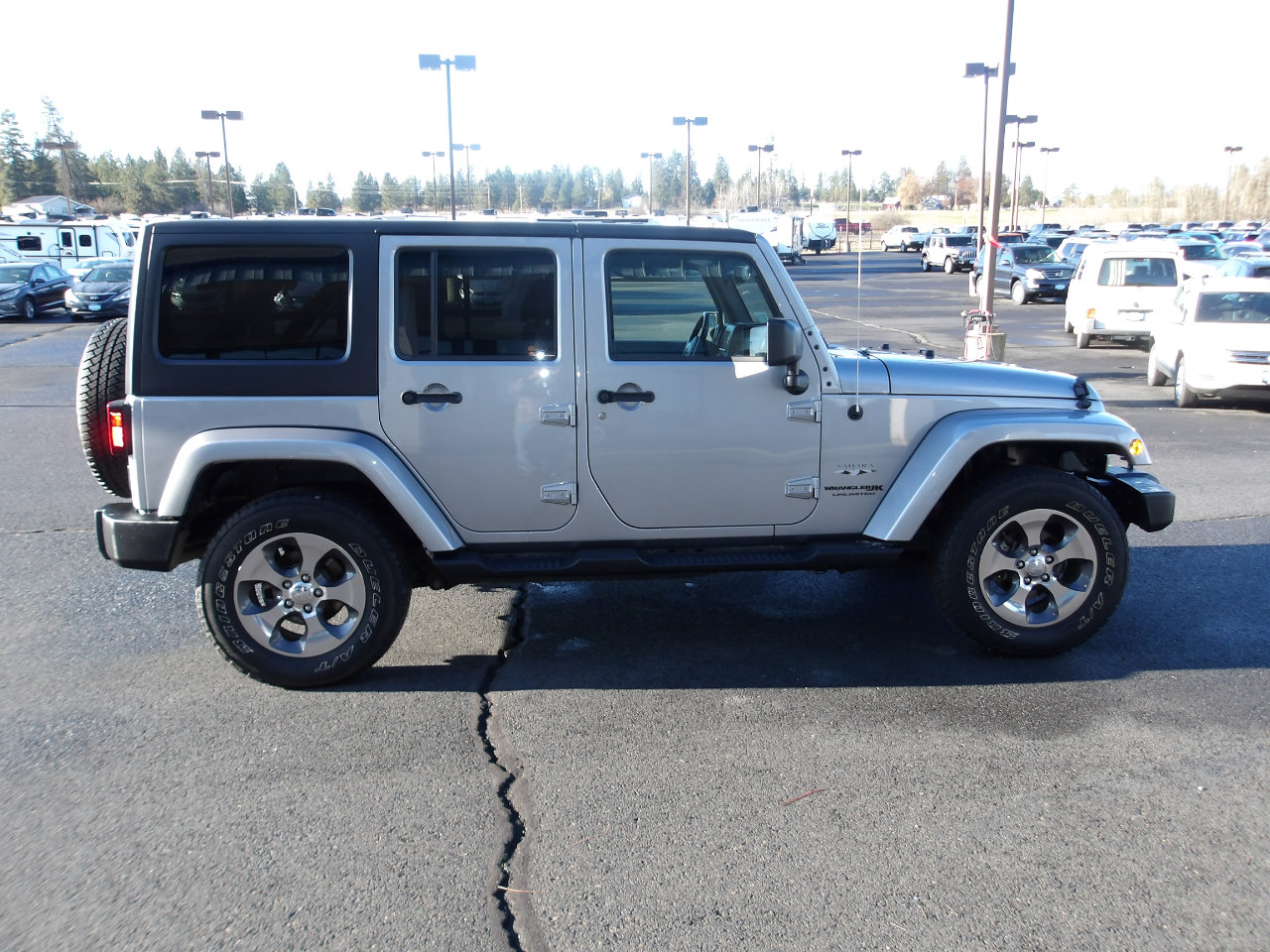 Used 2018 Jeep Wrangler Unlimited Sahara image 6