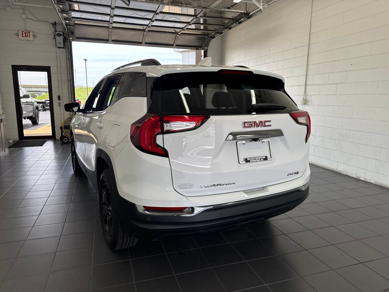 Used 2024 GMC Terrain AT4 AWD/4WD image 6