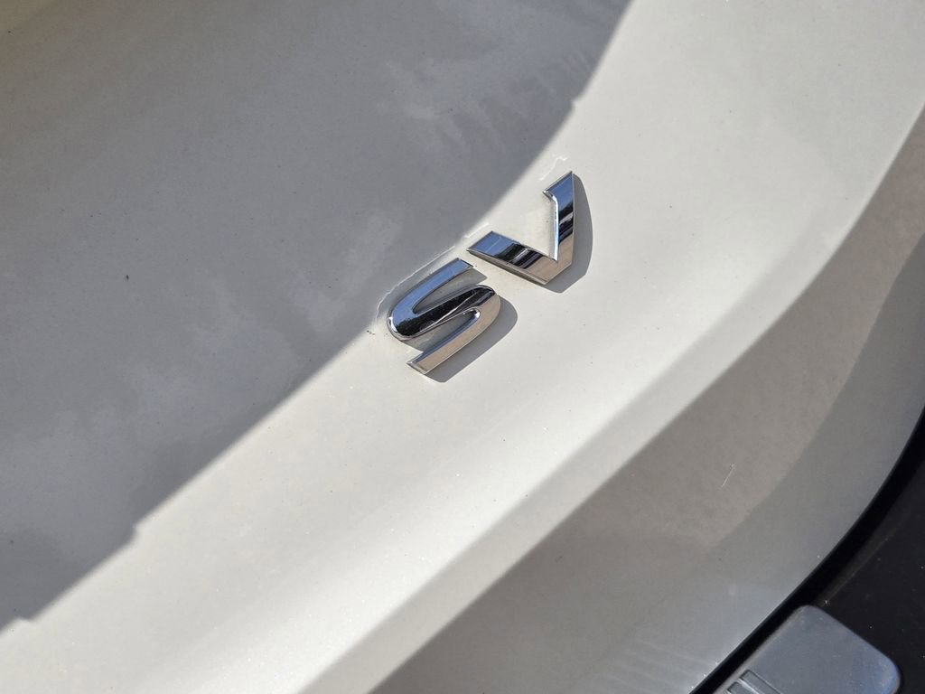 Used 2023 Nissan Rogue SV FWD image 9
