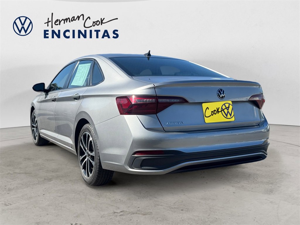 Certified 2022 Volkswagen Jetta Sport image 3