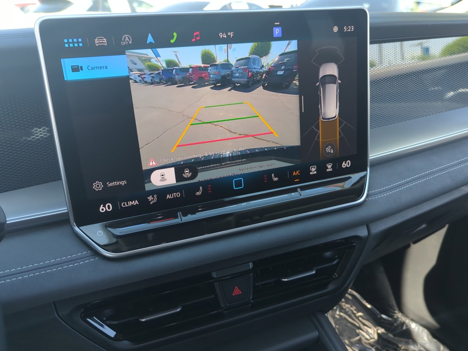 New 2025 Volkswagen Tiguan SE image 27