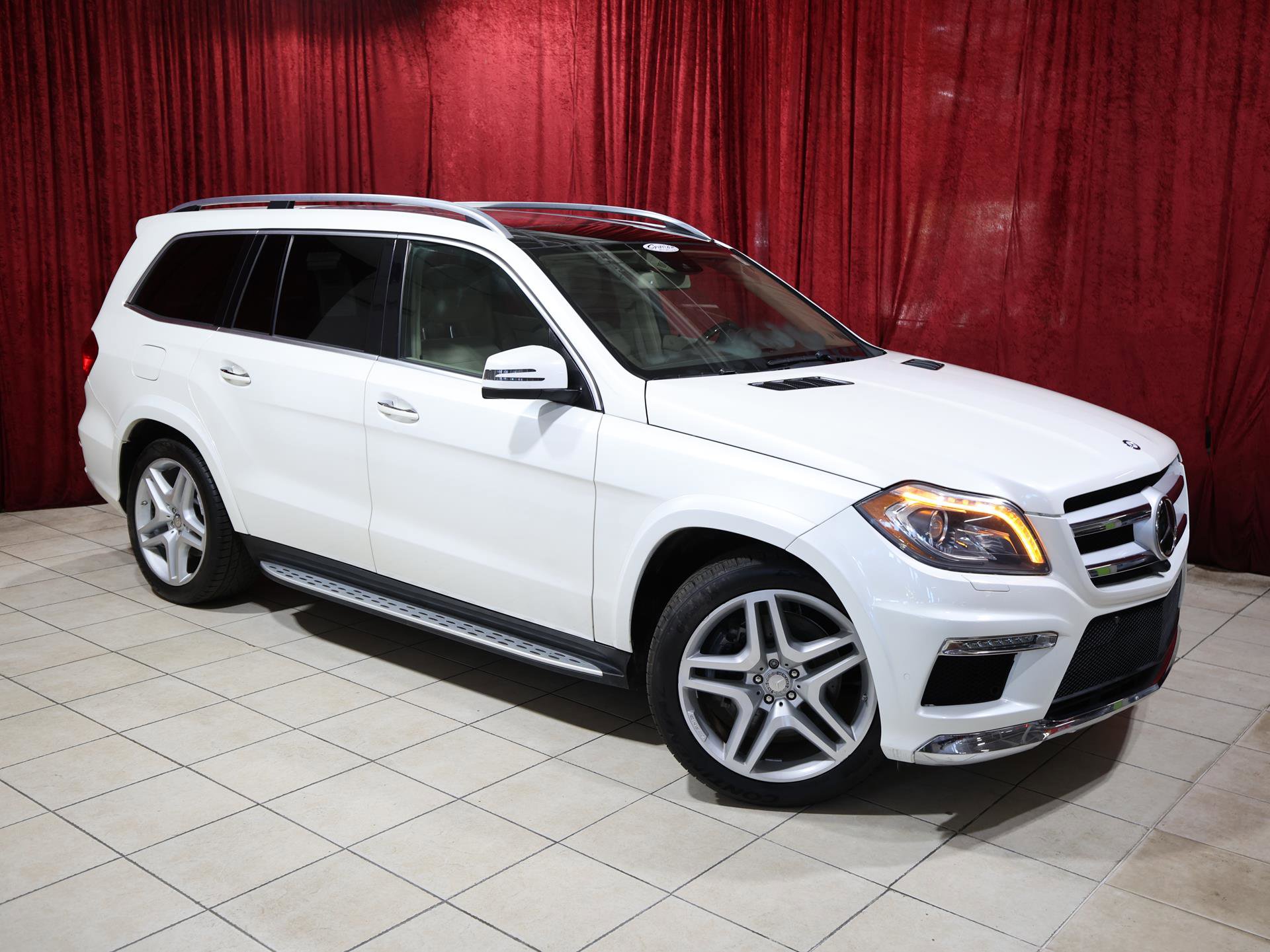 Used 2015 Mercedes-Benz GL 550 4MATIC w/ Driver Assistance Package image 2