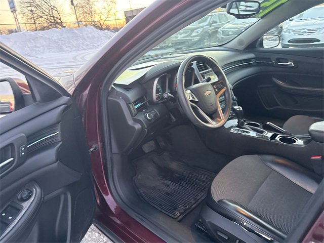 Used 2015 Chevrolet Malibu LT w/ Power Convenience Package image 12