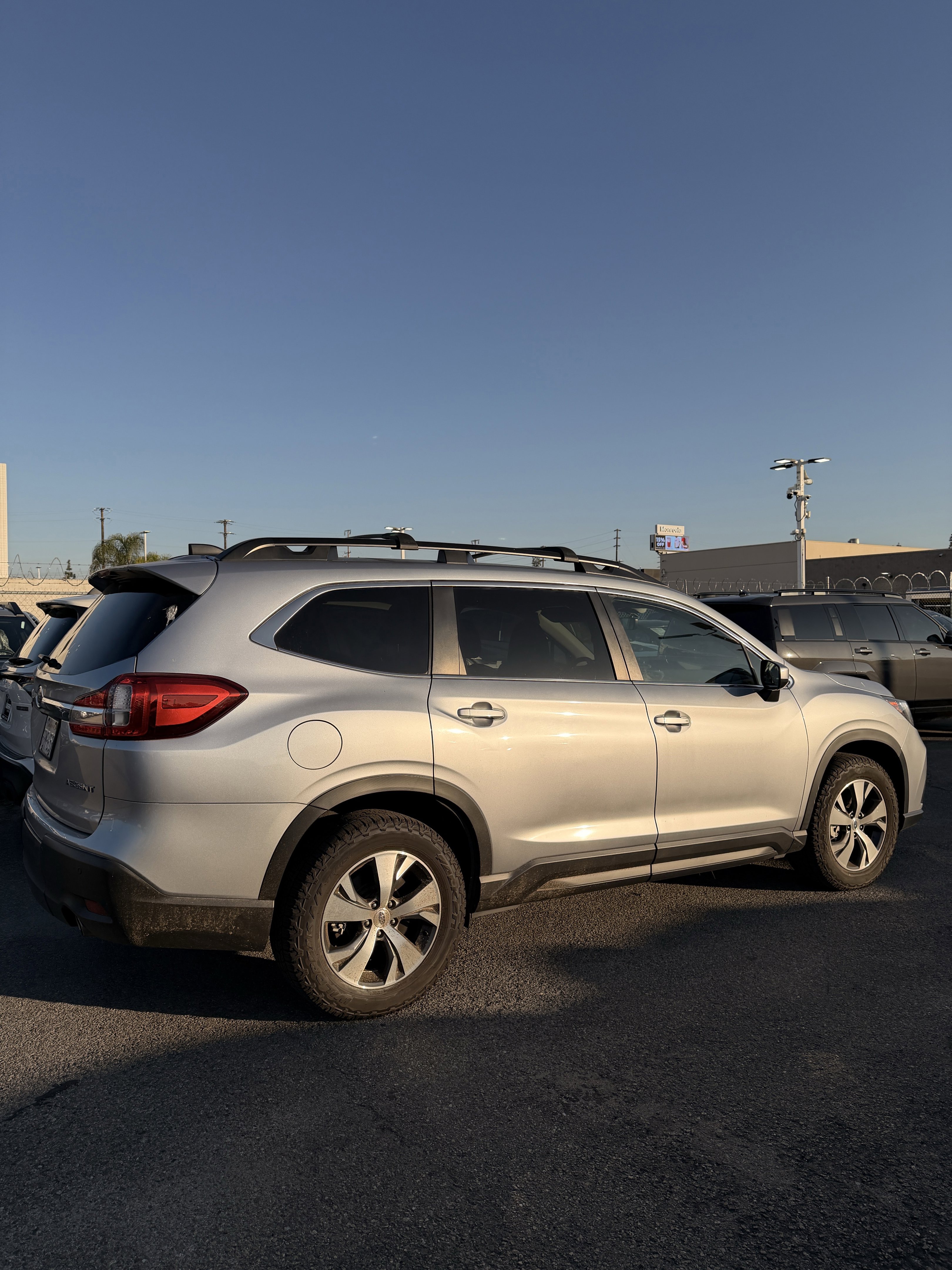 Used 2022 Subaru Ascent Premium w/ Convenience Package image 2