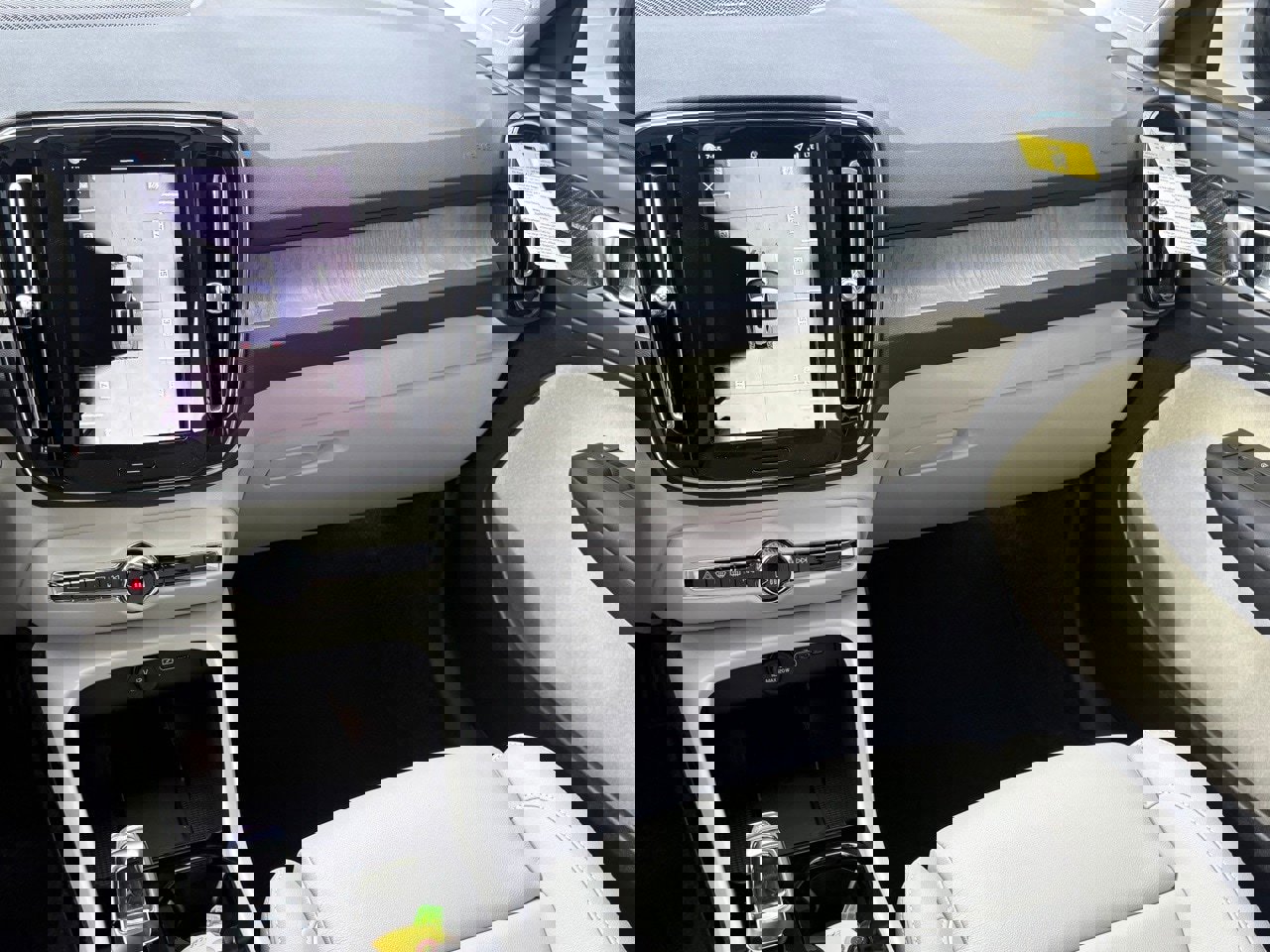 New 2026 Volvo XC40 B5 Ultra w/ Protection Package Premier image 11