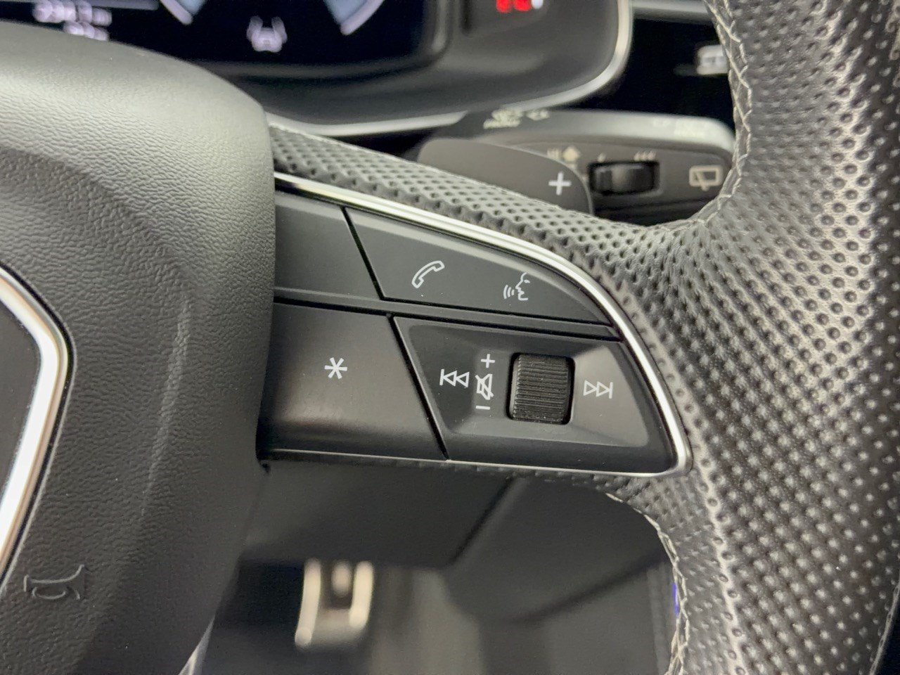 Used 2022 Audi SQ8 Prestige AWD/4WD image 19