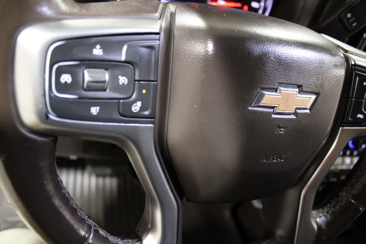 Used 2021 Chevrolet Silverado 2500 LTZ w/ LTZ Convenience Package image 32