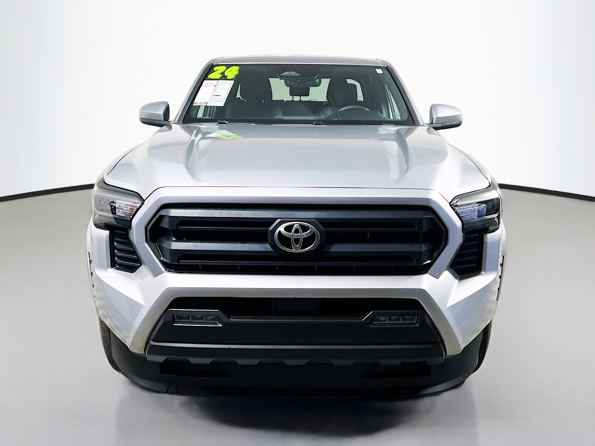 Used 2024 Toyota Tacoma SR5 RWD image 11
