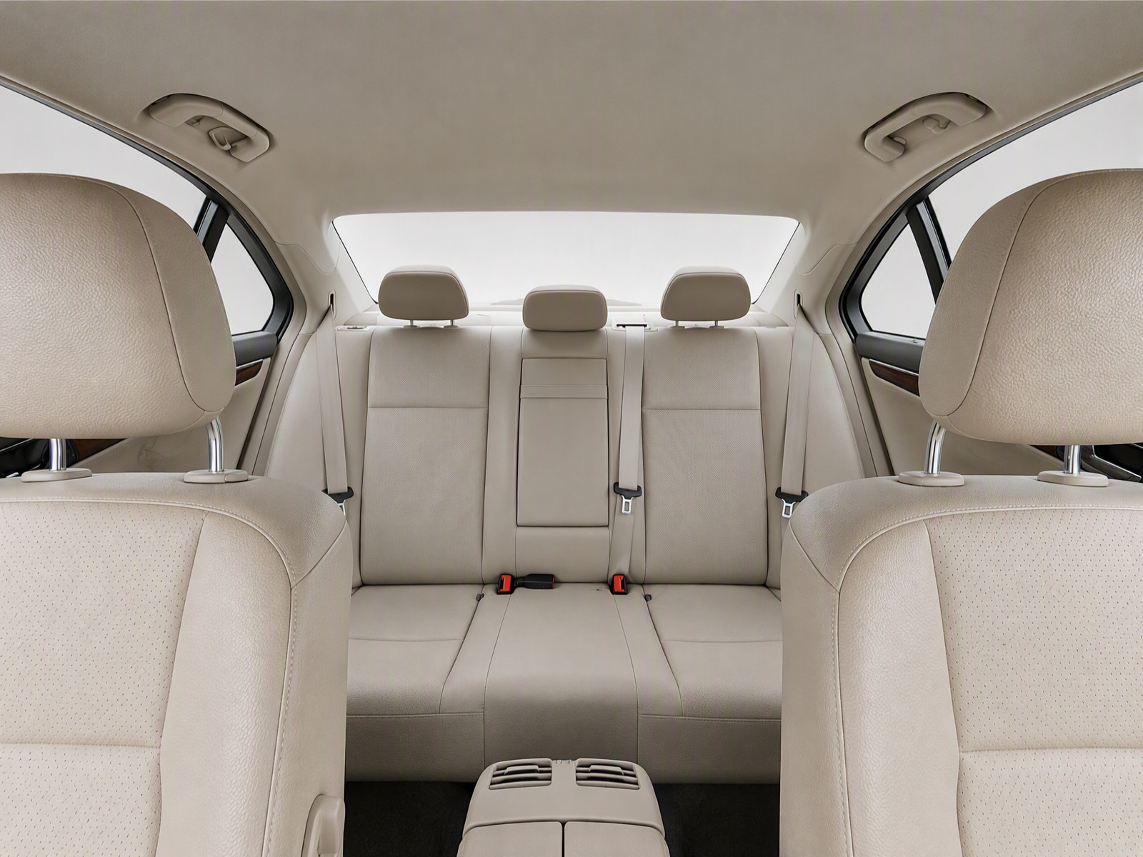 Used 2010 Mercedes-Benz C 350 Sport image 22