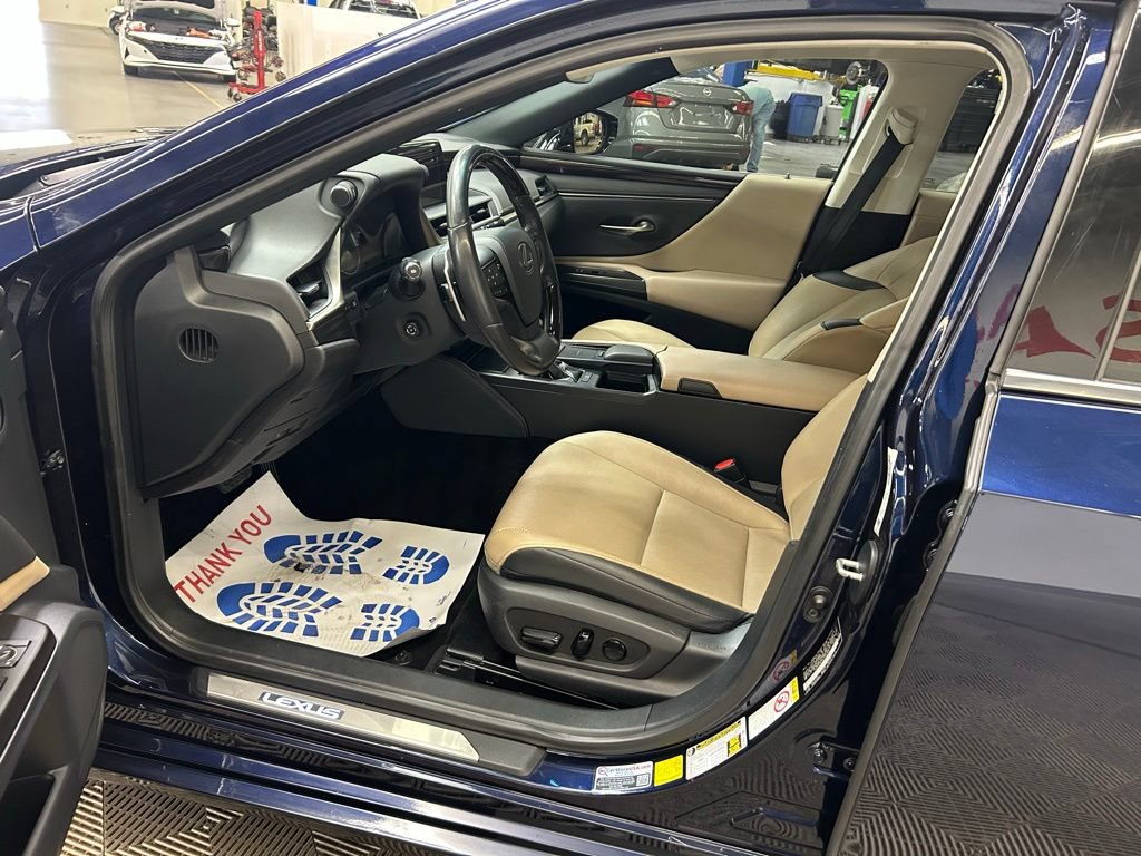 Used 2019 Lexus ES 350 w/ Premium Package FWD image 17