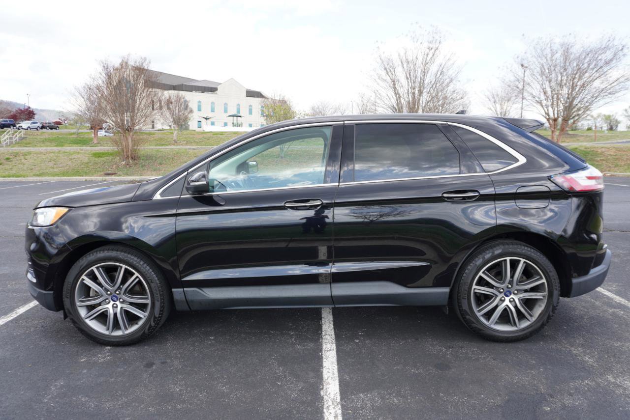 Used 2019 Ford Edge Titanium w/ Cold Weather Package image 6