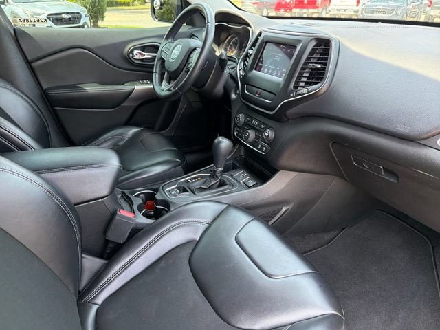 Used 2019 Jeep Cherokee Latitude Plus FWD image 24