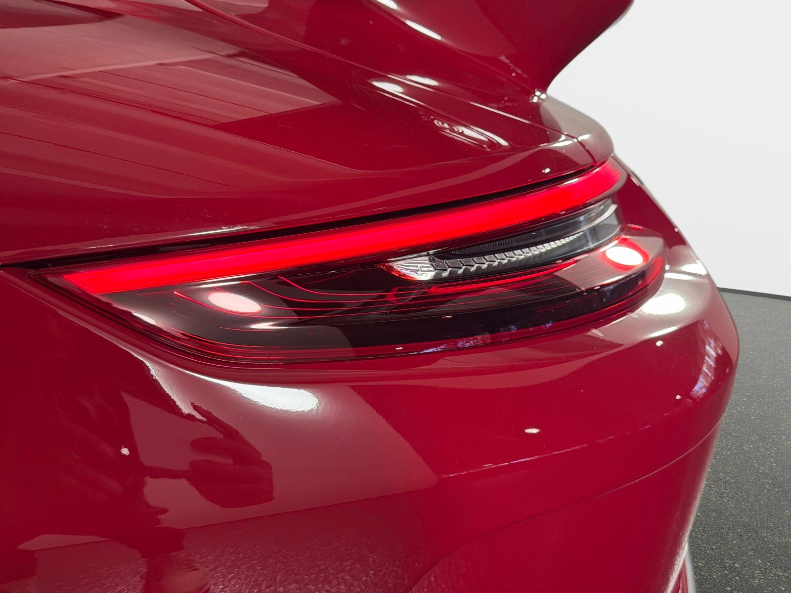 Used 2018 Porsche 911 GT3 RWD image 15