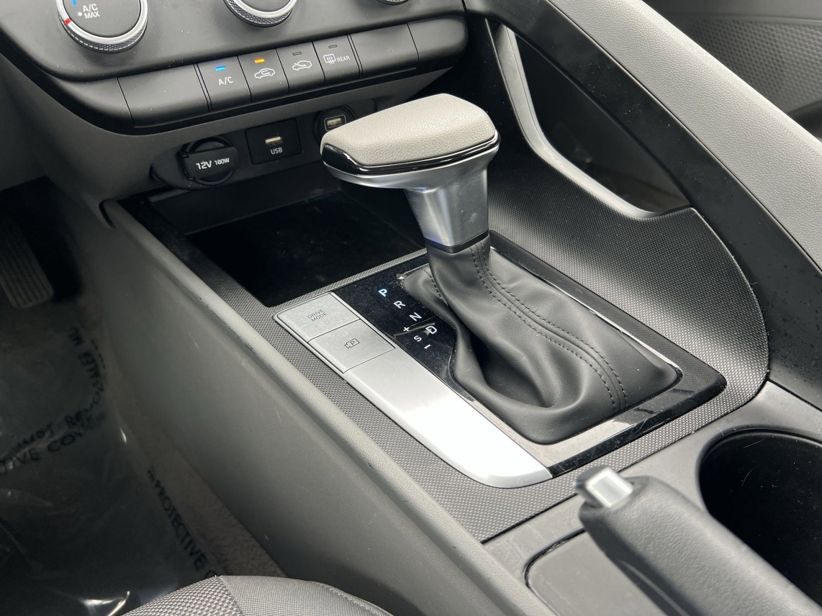 Used 2023 Hyundai Elantra SE image 28