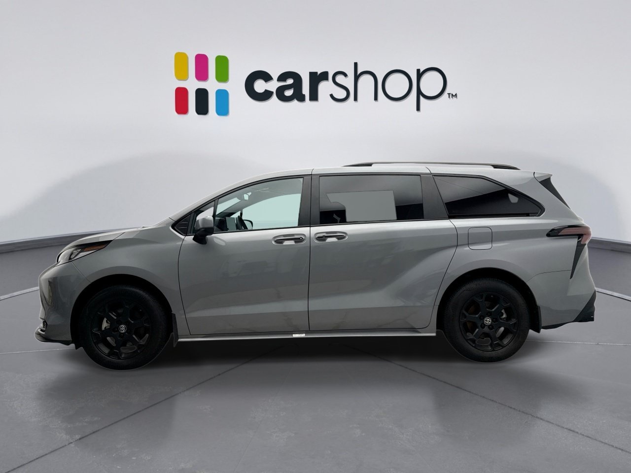 Used 2025 Toyota Sienna XLE Woodland Edition AWD/4WD image 2