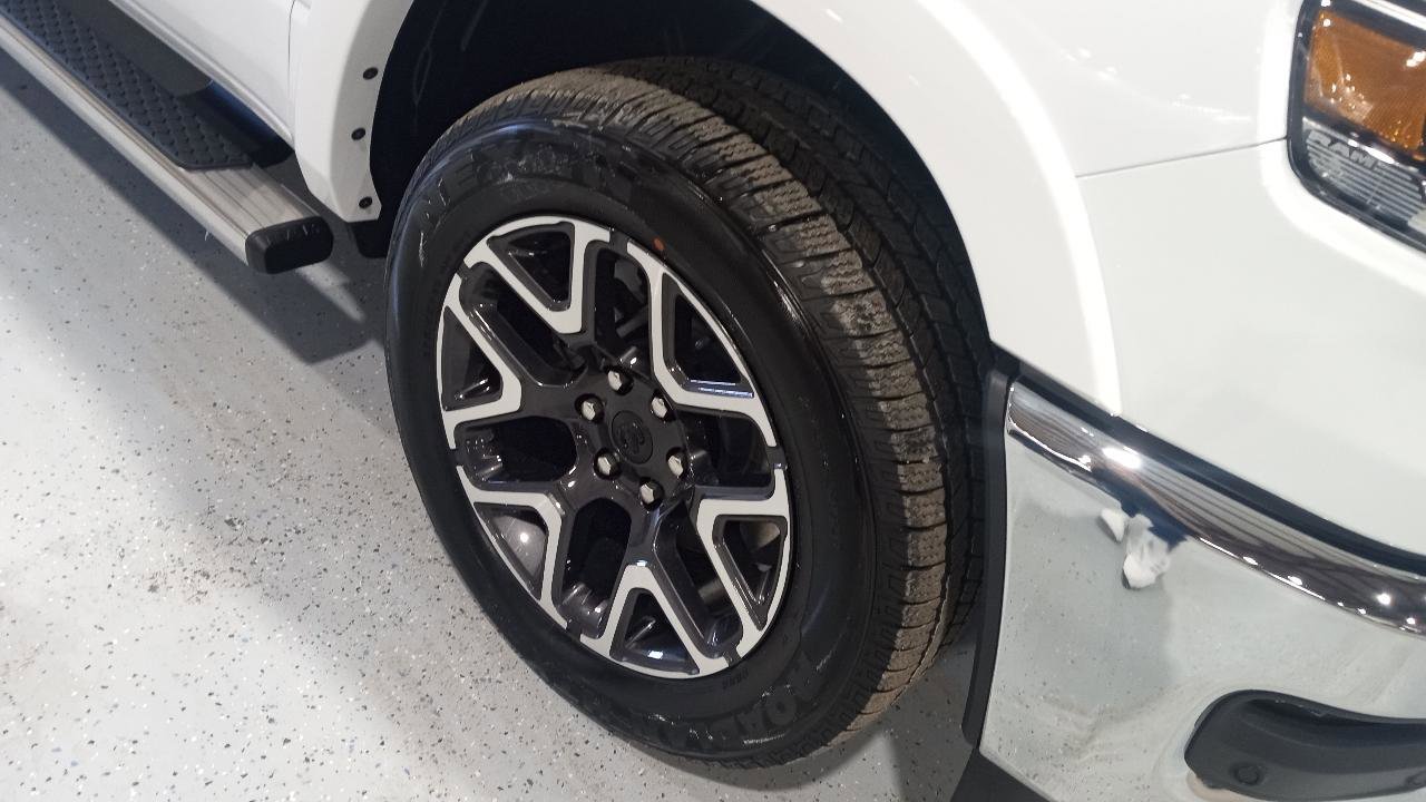 New 2026 RAM 1500 Laramie AWD/4WD image 3