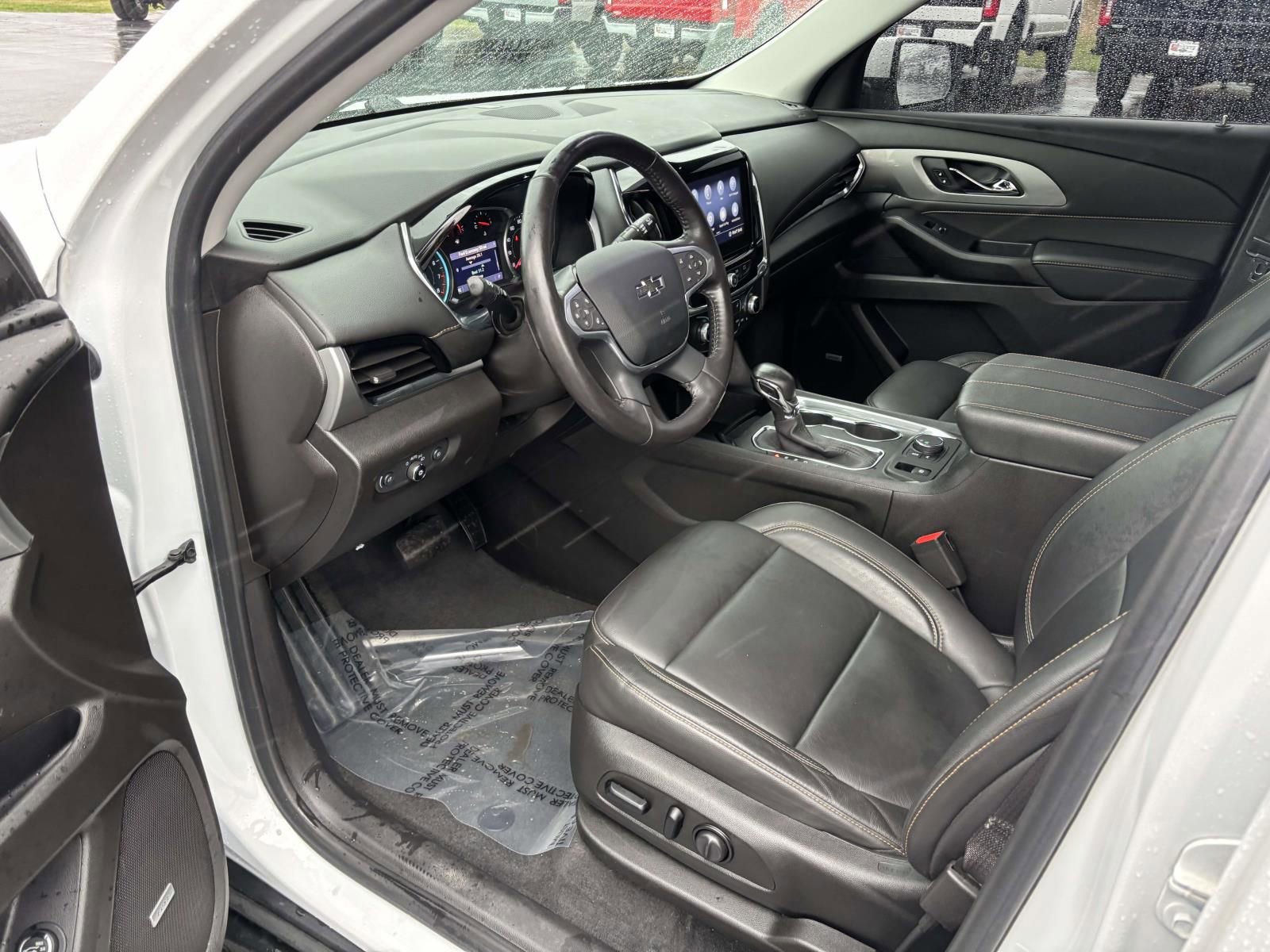 Used 2021 Chevrolet Traverse RS image 28