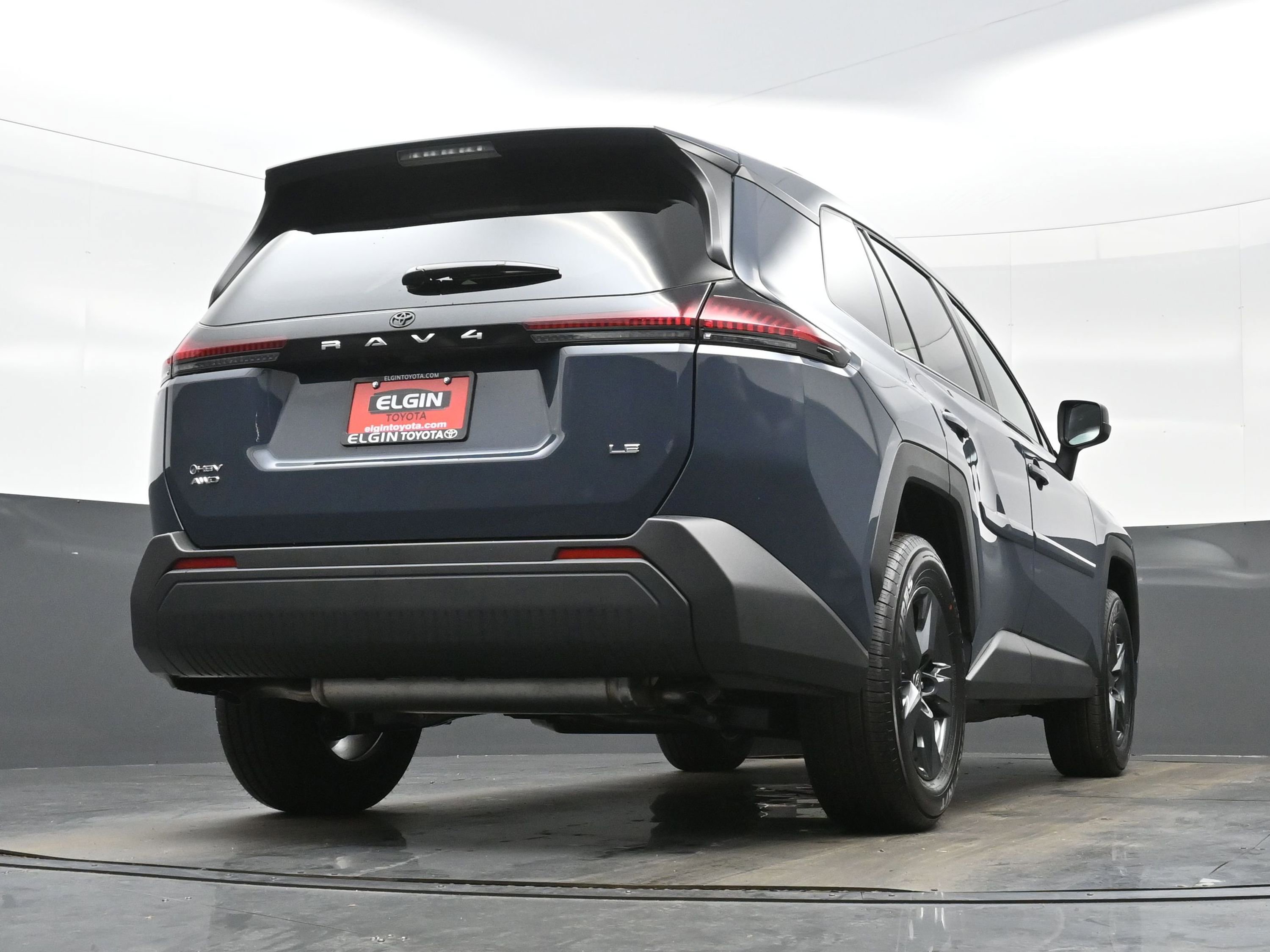 Used 2026 Toyota RAV4 LE AWD/4WD image 31