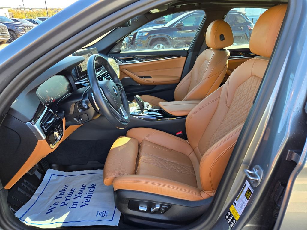 Used 2023 BMW 530i xDrive w/ Premium Package image 13