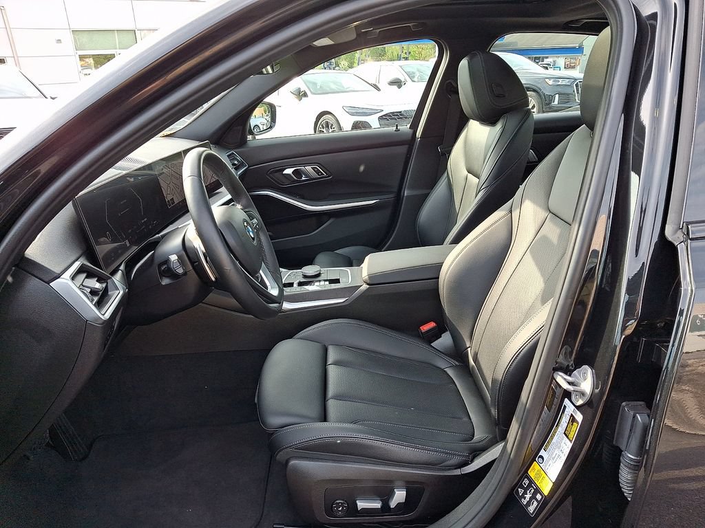 Used 2023 BMW 330i xDrive Sedan w/ Premium Package AWD/4WD image 13