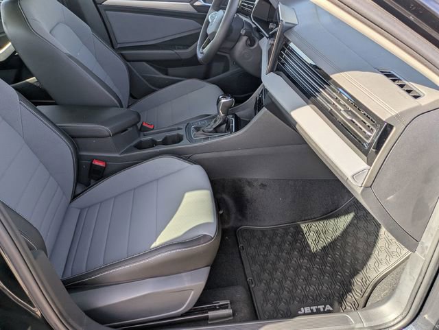 Used 2026 Volkswagen Jetta SE image 30