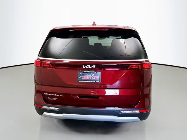 Used 2022 Kia Carnival EX image 7