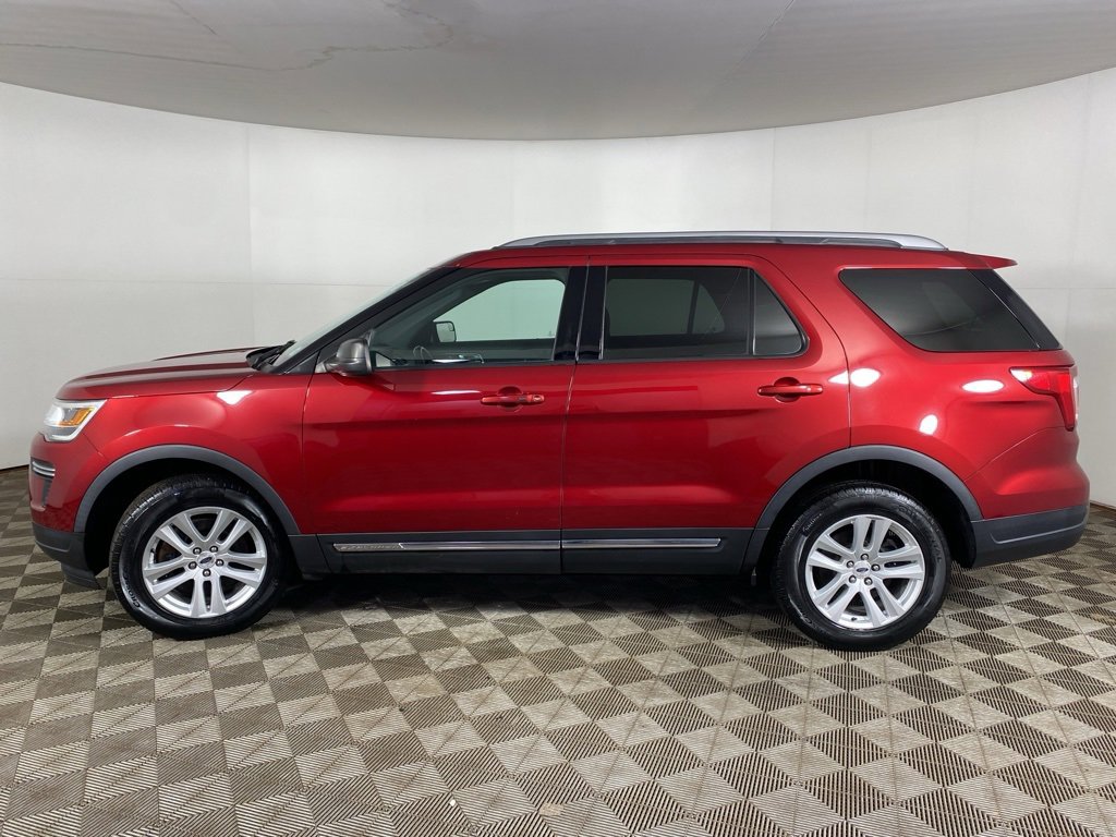 Used 2018 Ford Explorer XLT image 26