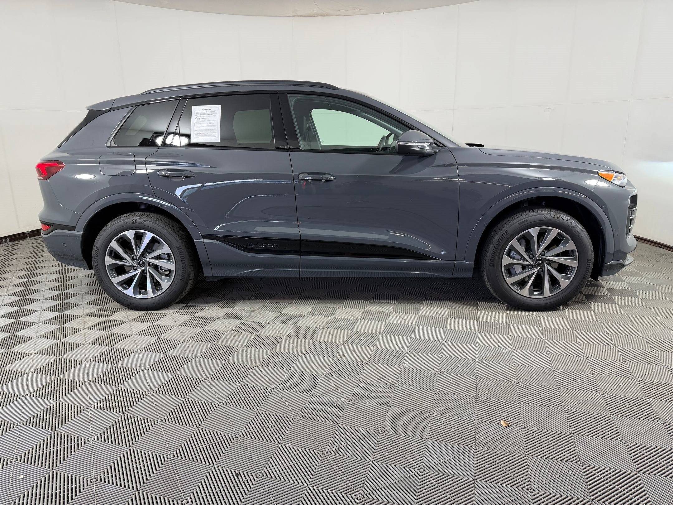 Used 2025 Audi Q6 e-tron Premium w/ Convenience Package AWD/4WD image 8
