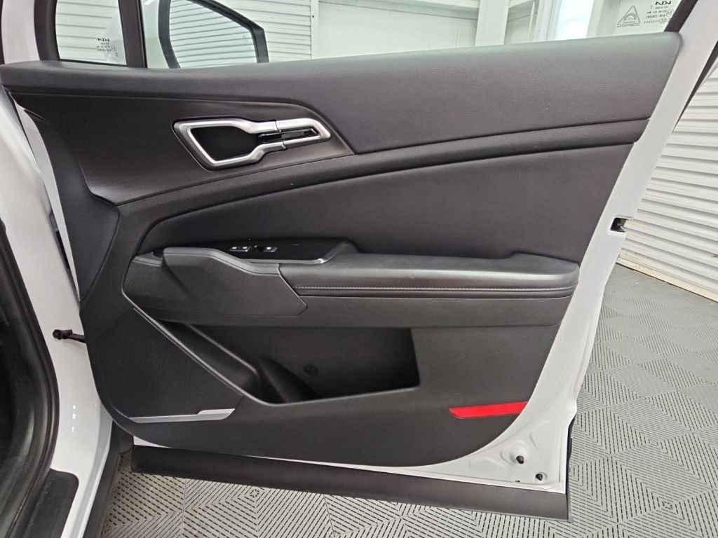 Used 2023 Kia Sportage EX FWD image 41