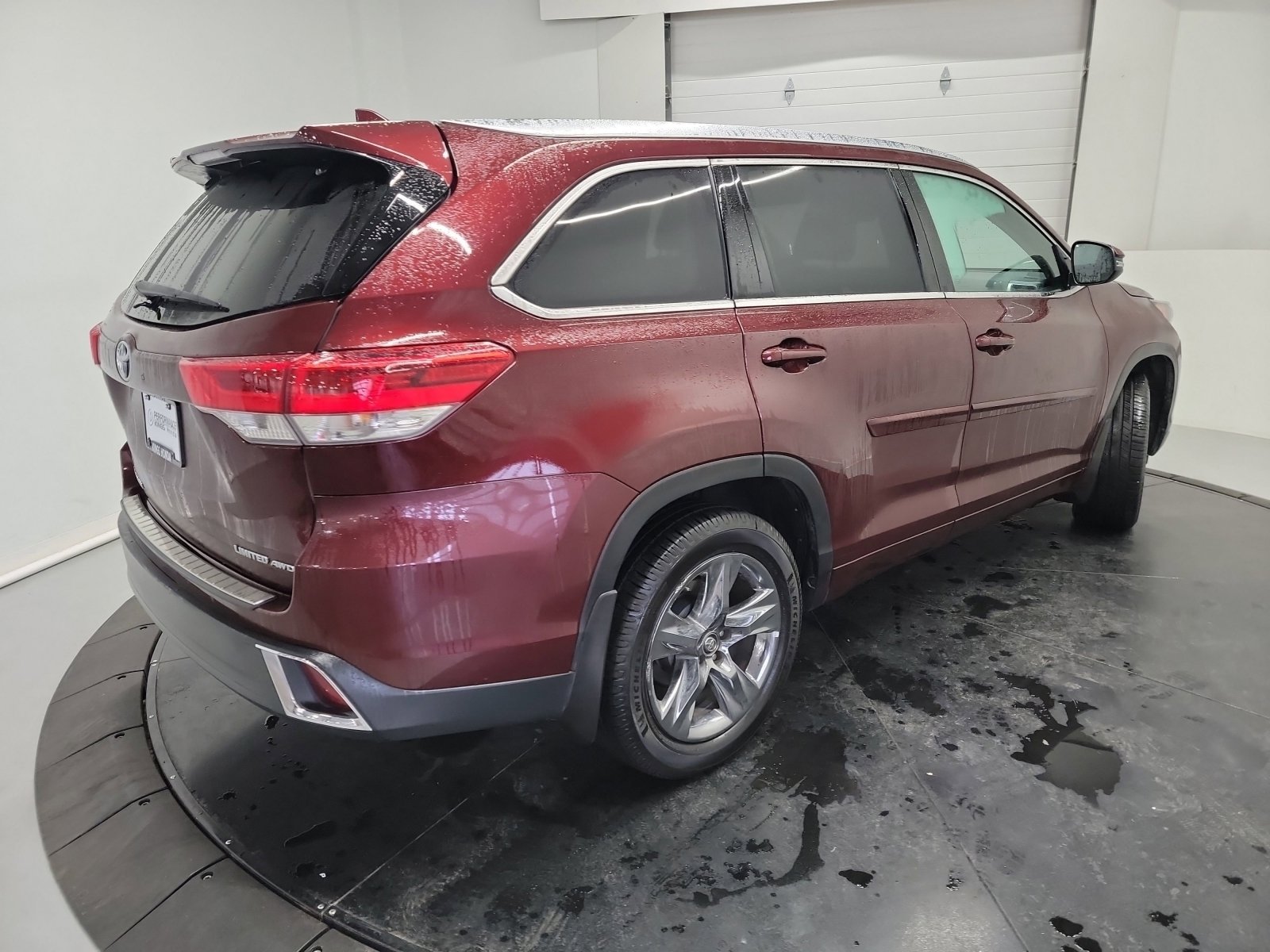 Used 2018 Toyota Highlander Limited image 9