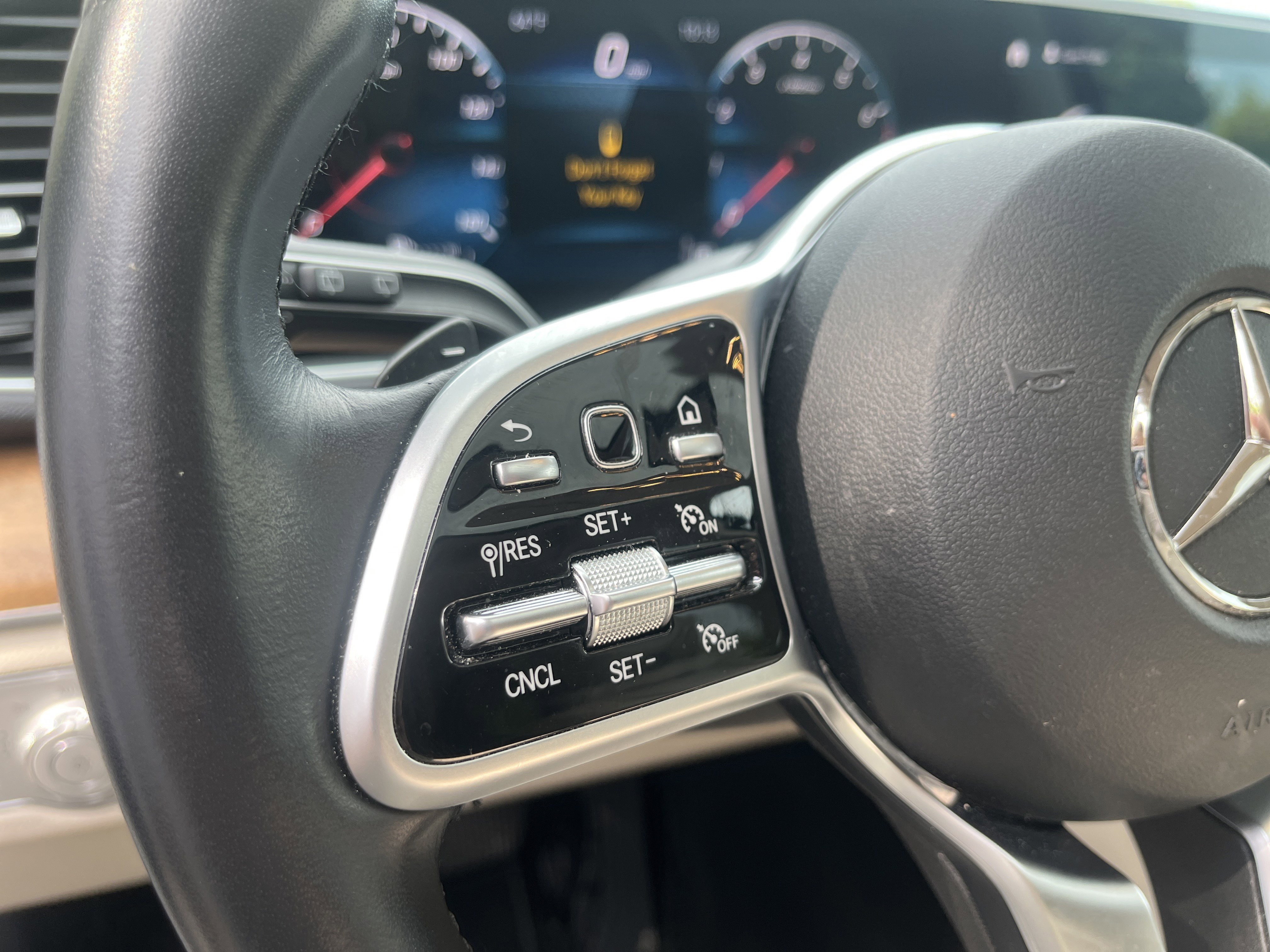 Used 2022 Mercedes-Benz GLE 350 4MATIC image 11