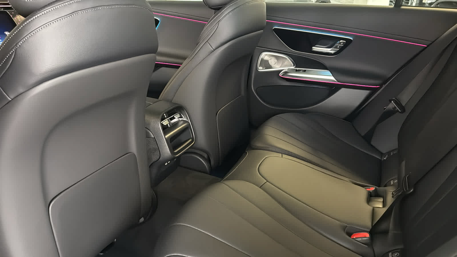 New 2026 Mercedes-Benz E 350 4MATIC Sedan image 31