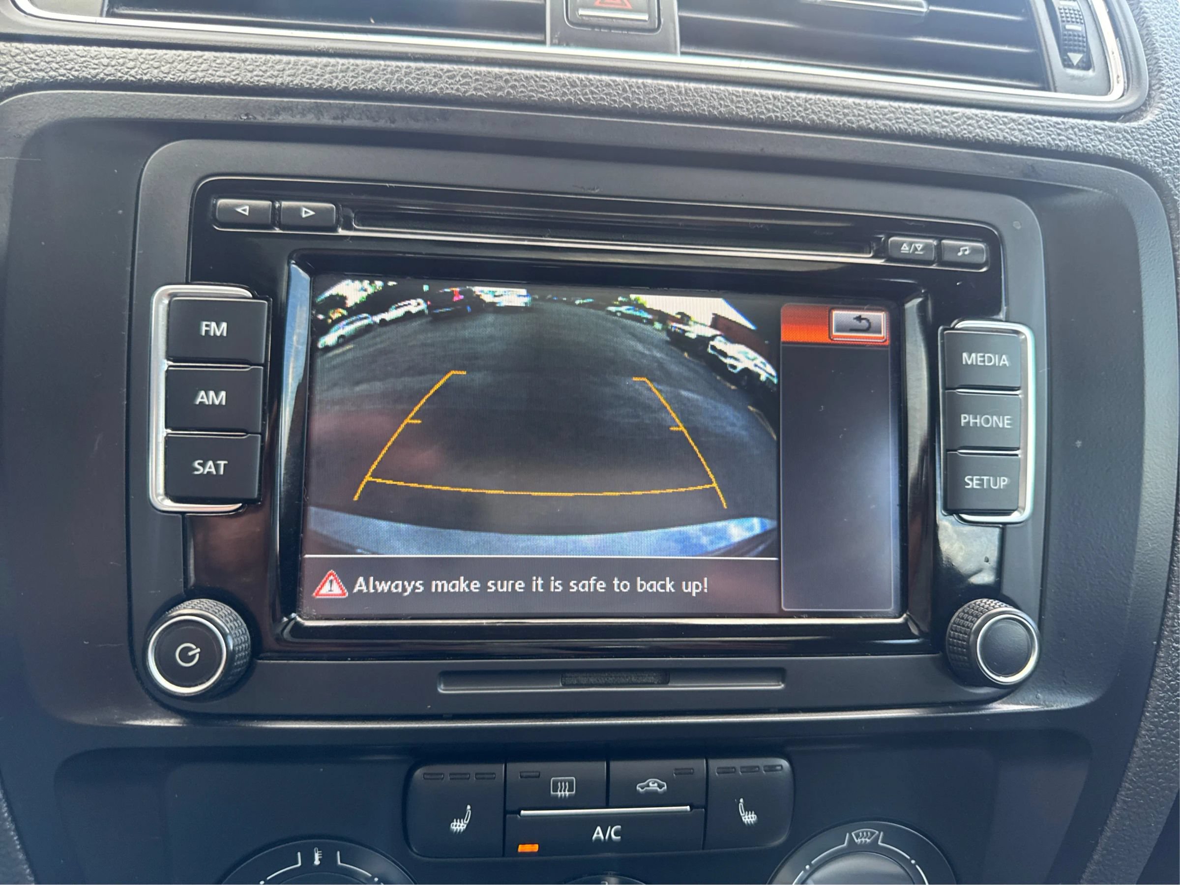 Used 2015 Volkswagen Jetta SE FWD image 30