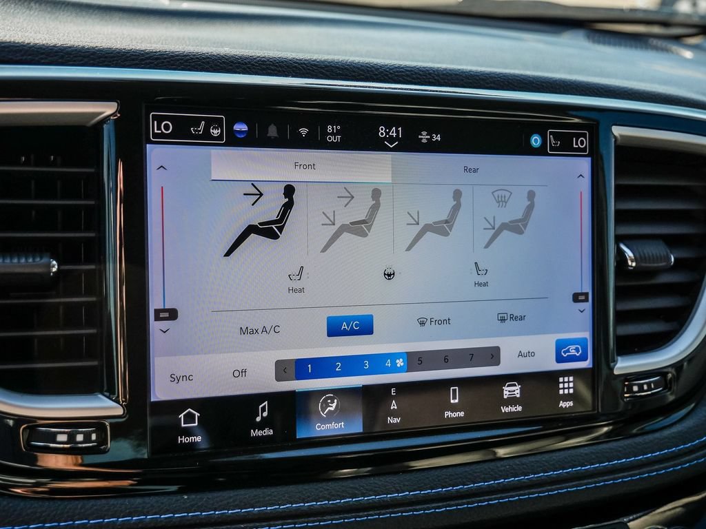 Used 2021 Chrysler Pacifica Touring-L FWD image 40