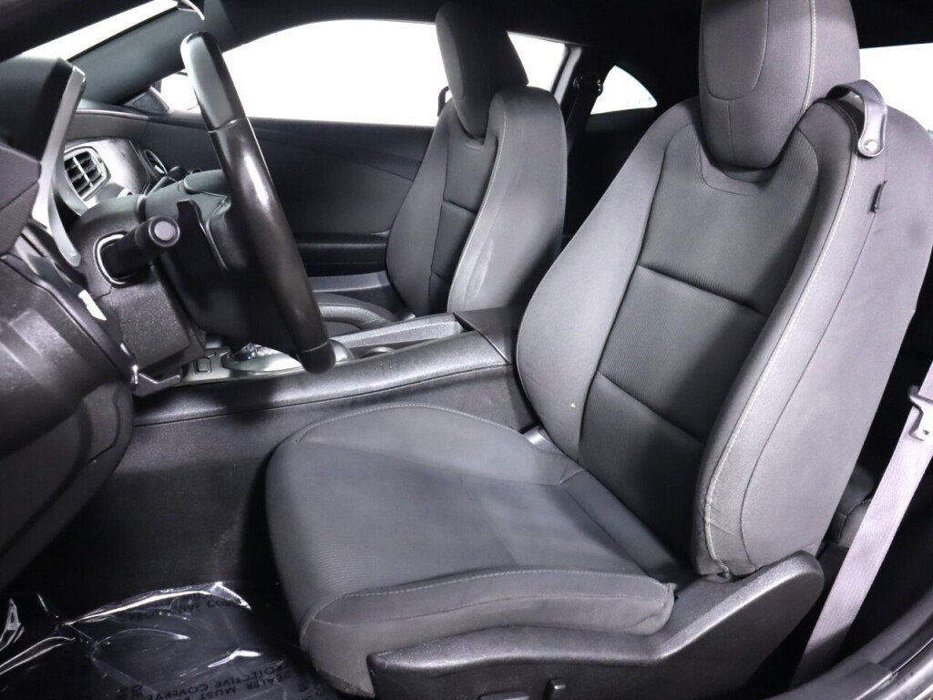 Used 2015 Chevrolet Camaro LT RWD image 24