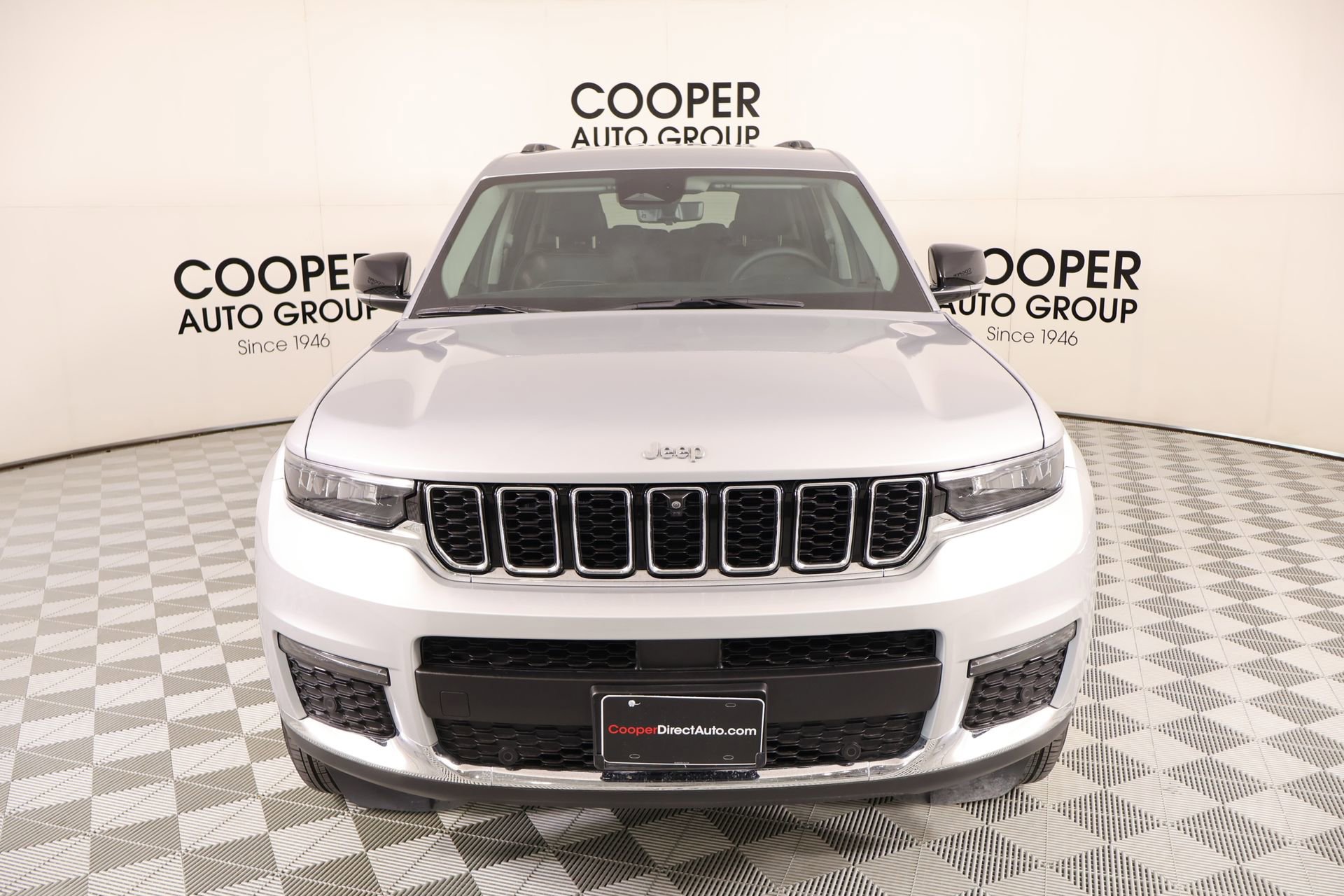 Used 2024 Jeep Grand Cherokee L Limited w/ Luxury Tech Group II AWD/4WD image 10
