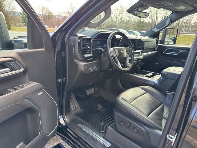 Used 2025 Chevrolet Silverado 2500 LTZ w/ LTZ Premium Package image 74