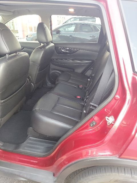 Used 2019 Nissan Rogue SL w/ Premium Package AWD/4WD image 16