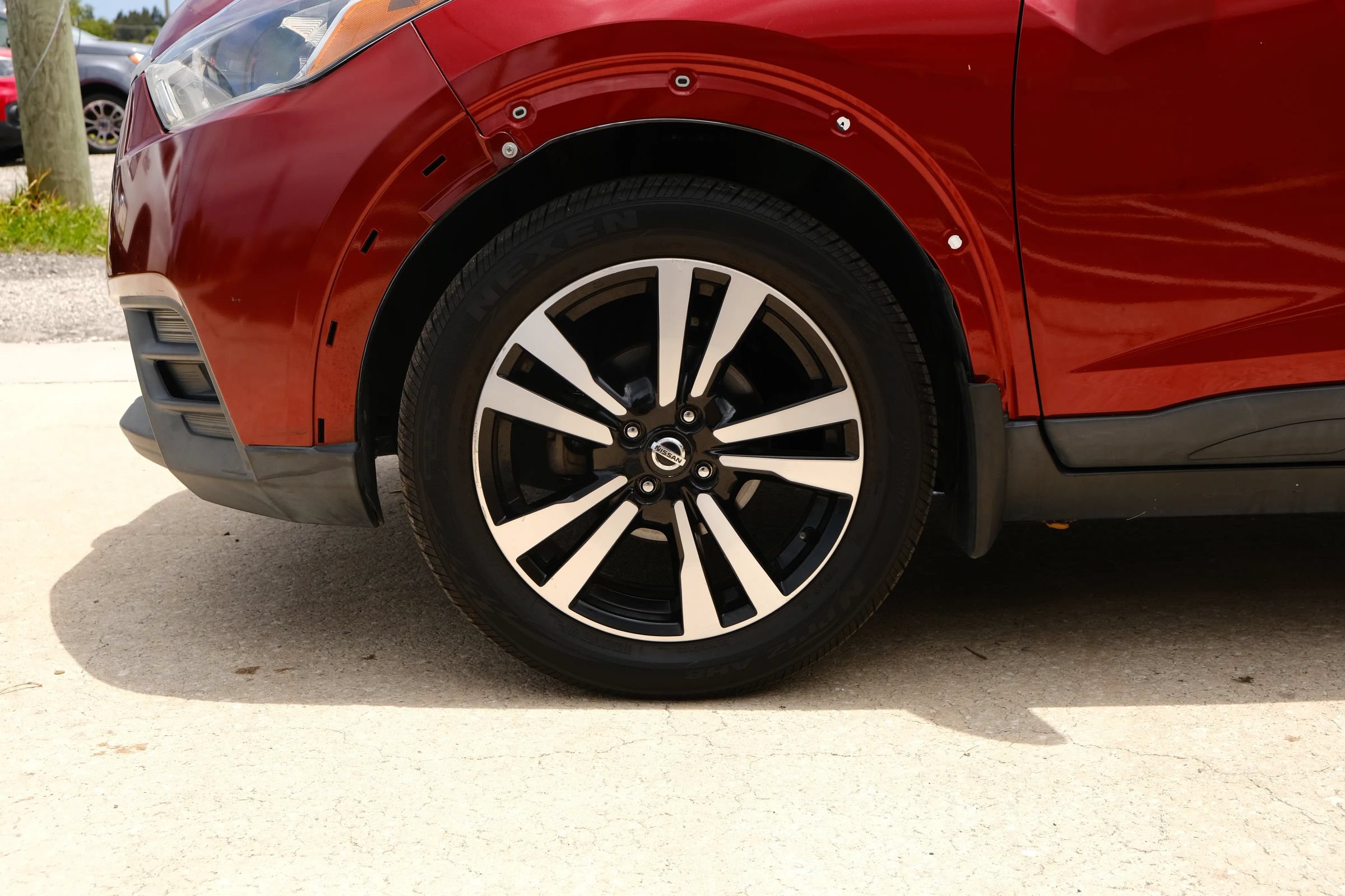 Used 2019 Nissan Kicks SV FWD image 17