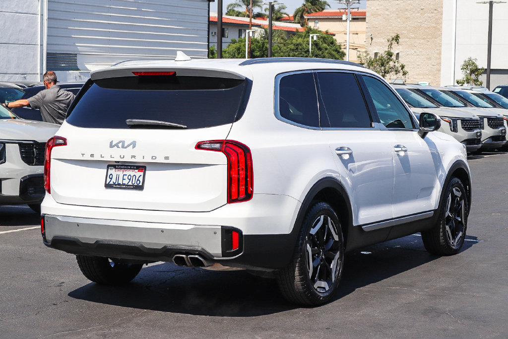 Certified 2024 Kia Telluride S w/ S Sunroof Package FWD image 4