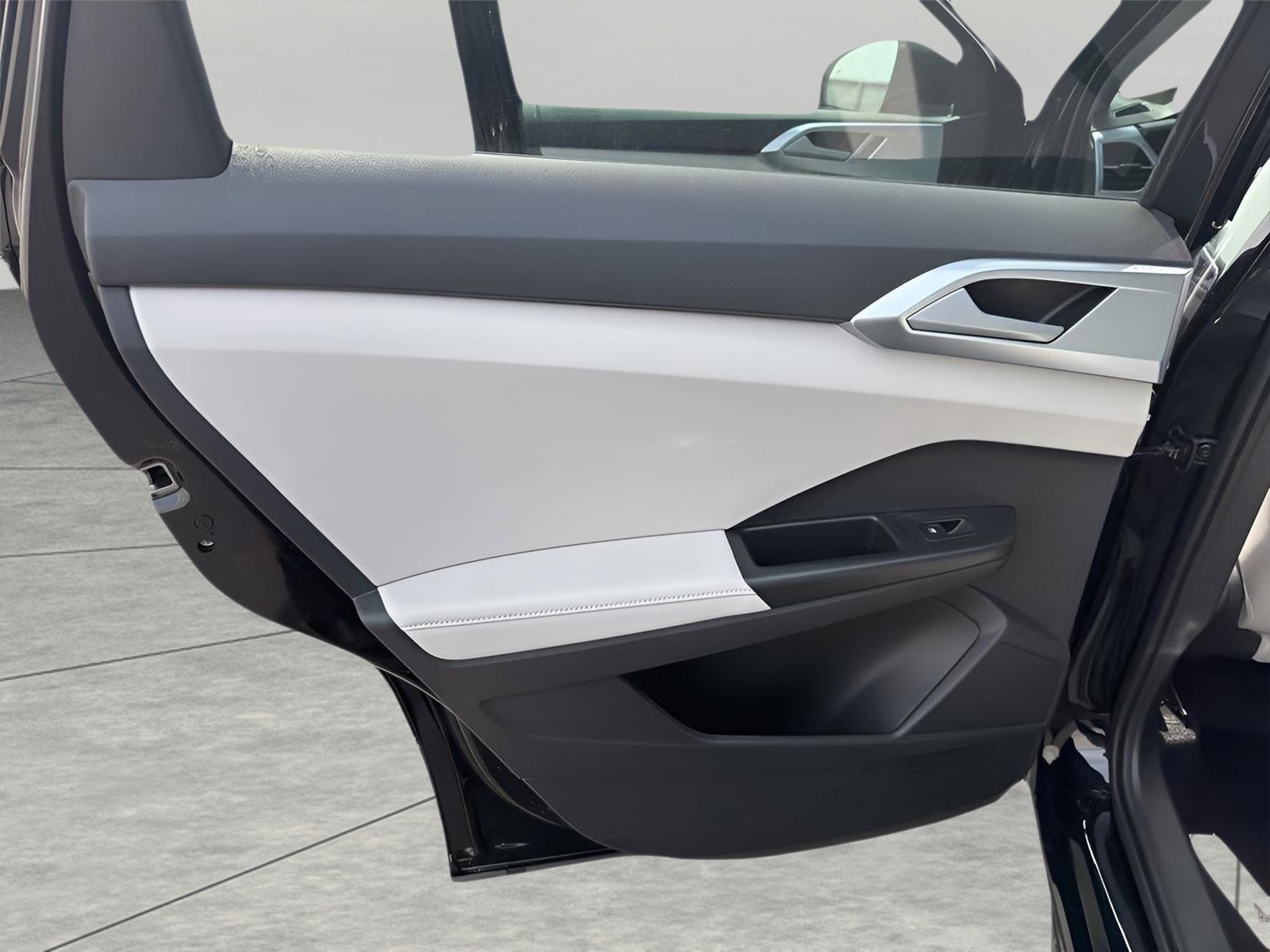 New 2026 Volkswagen Taos SE FWD image 26