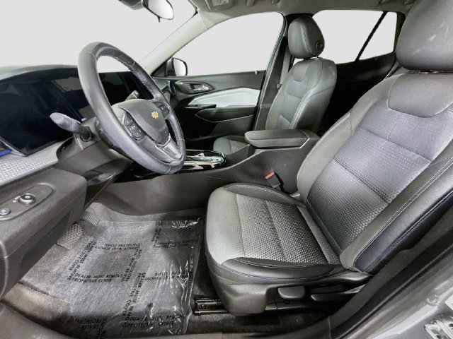 Used 2025 Chevrolet Trax LT w/ LT Convenience Package FWD image 20